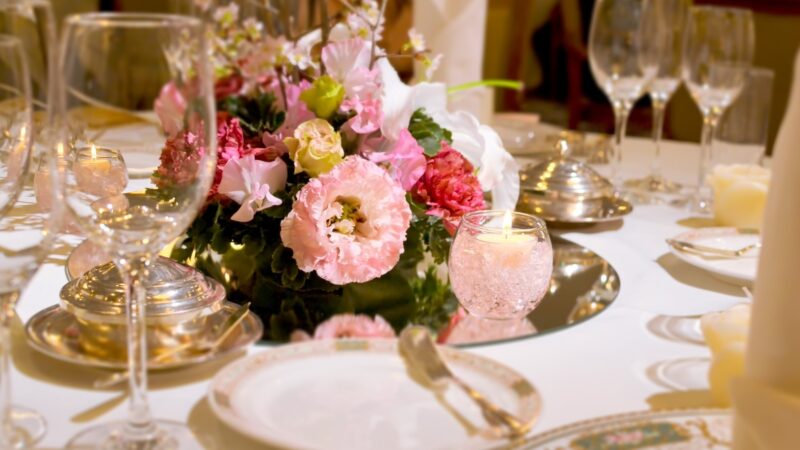 家系図を結婚式に贈る方法をご紹介【行政書士監修】