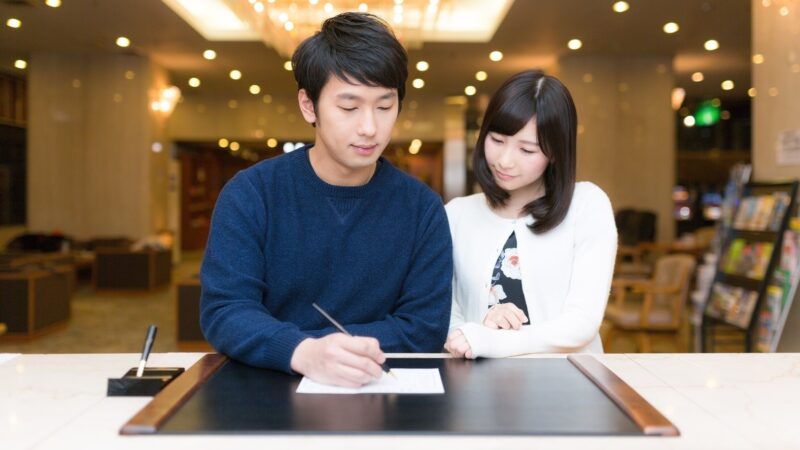 「姻族」とはどんな意味？家系図で解説【行政書士監修】