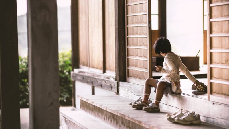 家系図の見本を縦型と横型でご紹介【行政書士監修】